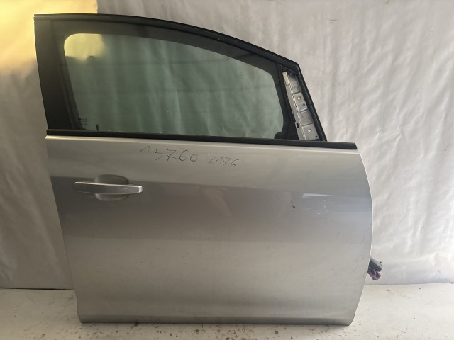 13760 Opel Astra J Jobb első Ajtó Ezüst  Z176