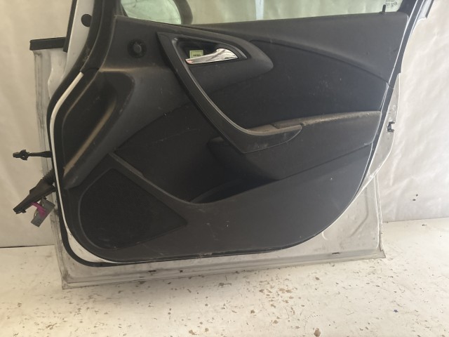 13762 Opel Astra J Jobb első Ajtó Fehér