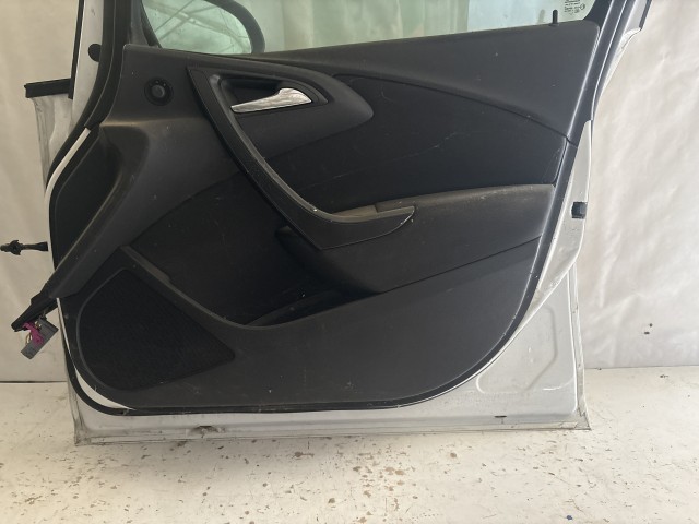 13763 Opel Astra J Jobb első Ajtó Fehér