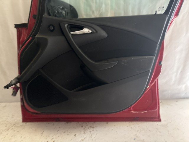 13764 Opel Astra J Jobb első Ajtó Piros