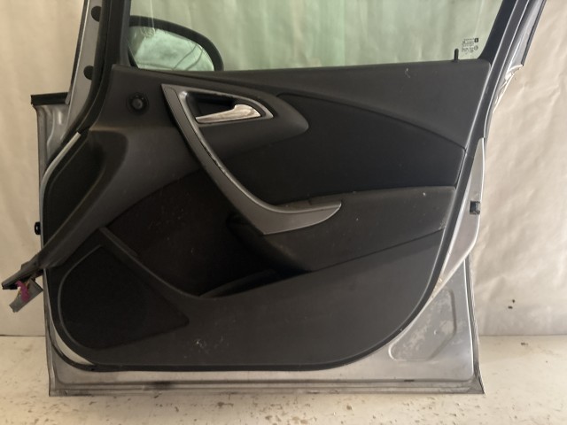 13765 Opel Astra J Jobb első Ajtó Szürke Festett