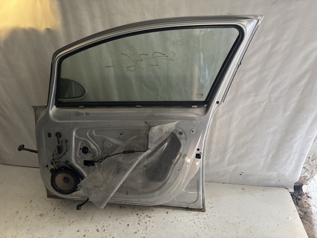 13770 Opel Corsa D Jobb első Szürke  Z157