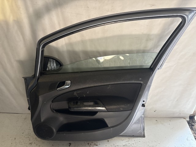 13777 Opel Corsa D Jobb első Ajtó Szürke  Z163