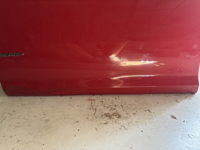 13778 Opel Corsa D 2006-2014 Ajtó Használt Bal első Piros  a képen látható sérüléssel