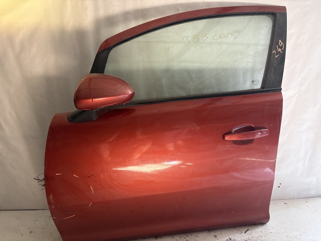13780 Opel Corsa D Bal első Ajtó Bordó  a képen látható sérüléssel