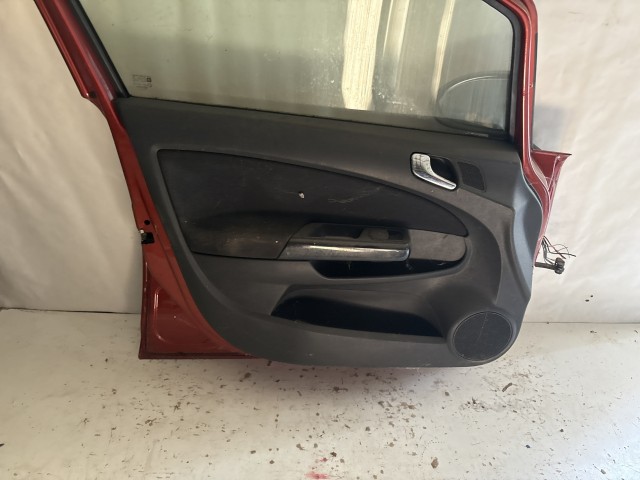 13780 Opel Corsa D Bal első Ajtó Bordó  a képen látható sérüléssel