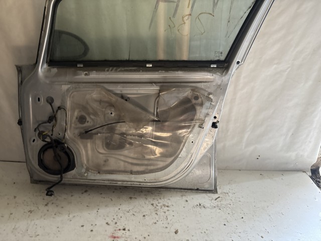 13781 Opel Corsa D Jobb első Ajtó Ezüst  Z157