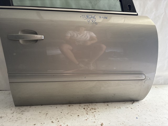 13786 Opel Zafira B Jobb első Ajtó Szürke  Z176
