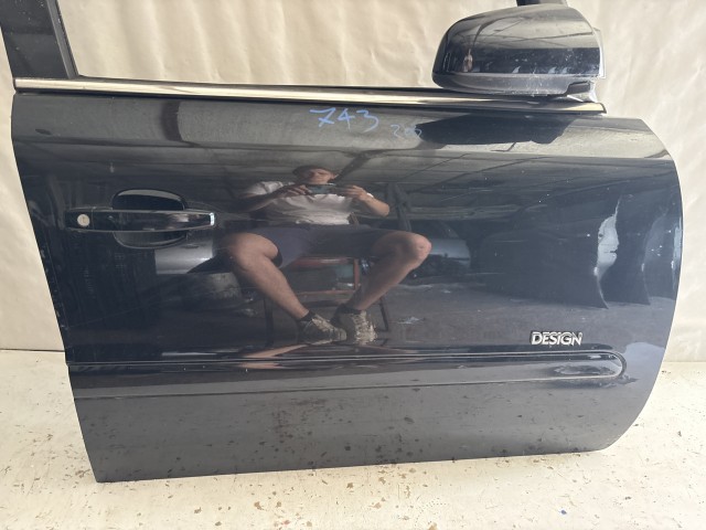 743 Opel Zafira B Jobb első Ajtó Fekete  Z20R