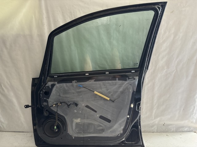 744 Opel Zafira B Jobb első Ajtó Fekete  Z20R