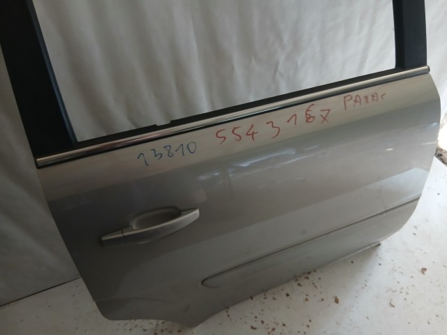 13810 Opel Zafira B Jobb hátsó Panacotta Z167