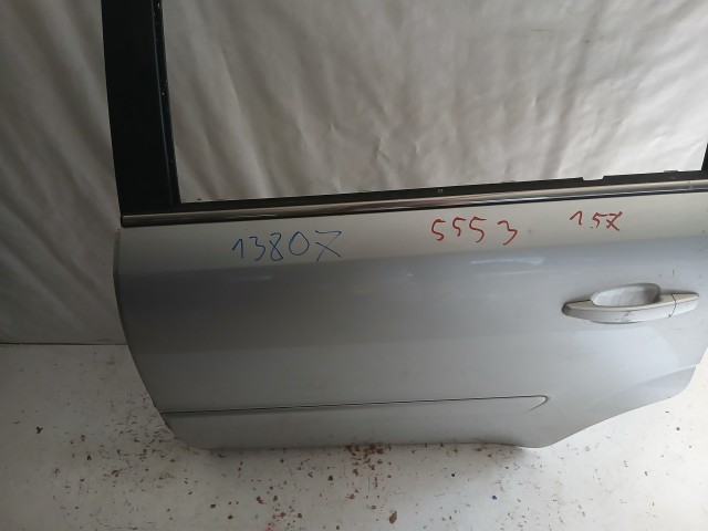 13807 Opel Zafira B Bal hátsó Ajtó Ezüst Z157