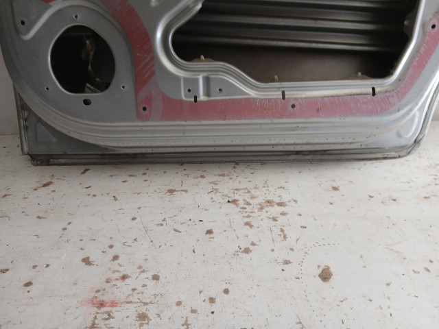 13797 Opel Zafira B Jobb hátsó Ajtó Ezüst Z157