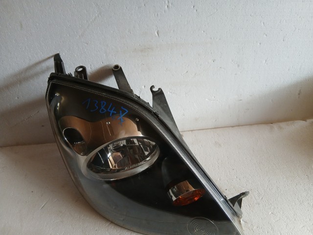 13847 Ford Fiesta v  Jobb első Lámpa Fényszóró