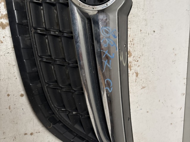 13862 Opel Zafira C 2011-2017 Díszrács Használt Első 