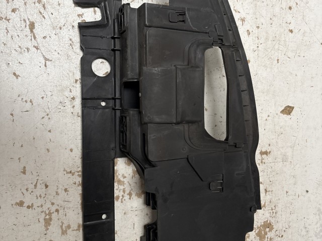 Chevrolet Cruze 2010-2014 zárhíd takaró Használt