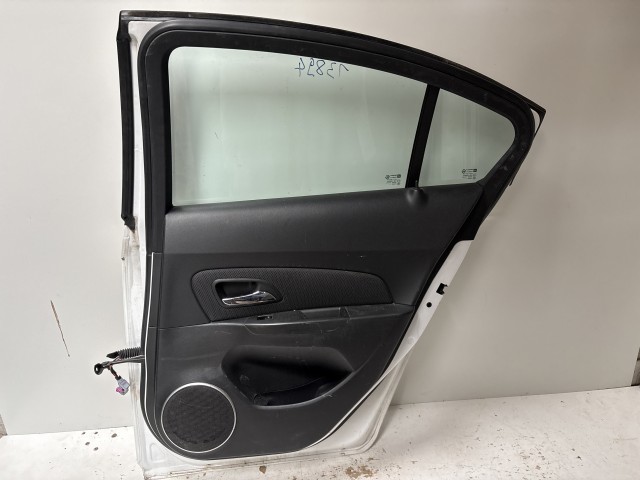 13894 Chevrolet Cruze 2010-2014 Ajtó Használt Jobb hátsó Fehér 