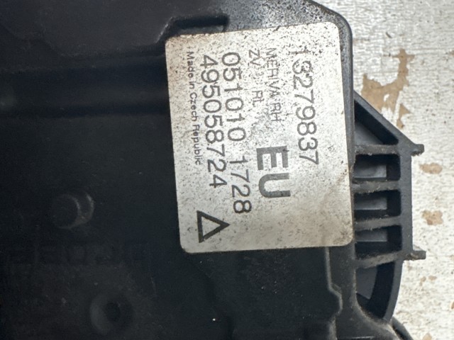 Opel Meriva B  jobb hátsó Ajtózár