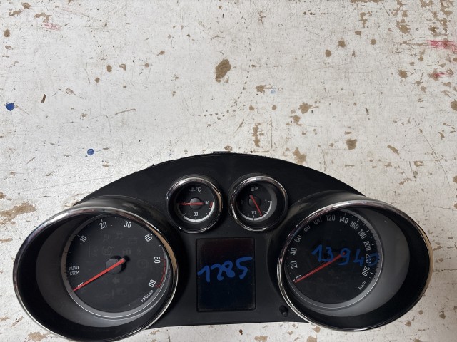 Opel Astra j diesel Óracsoport Használt