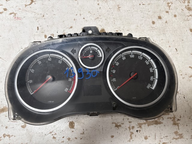 Opel Corsa D 2006-2014 Óracsoport Használt 
