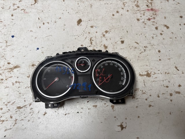 Opel Corsa D 2006-2014 Óracsoport Használt 