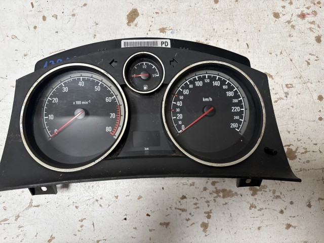 Opel Astra H 2004-2010 Óracsoport Használt 