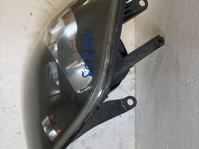 14209 Ford Fiesta v 2004-2008 Jobb első Lámpa Fényszóró