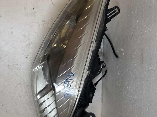 14220 Renault Megane III. 2008-2016 Jobb első Lámpa Fényszóró
