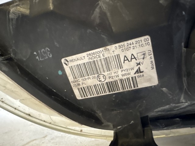 14222 Renault Megane III. 2008-2016 Bal első Lámpa Fényszóró Használt a képen látható sérüléssel