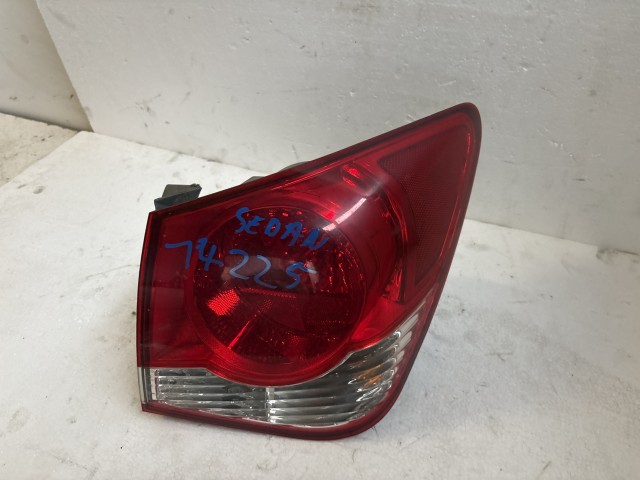 14225 Chevrolet Cruze 2010-2014  Jobb hátsó Lámpa