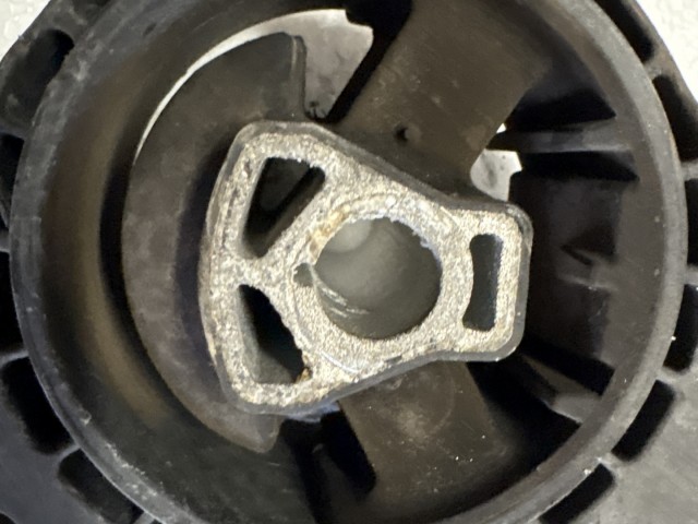 Opel Astra J 2009-2015 motortartó bak Billenésgátló Bak 2.0 cdti a20dth