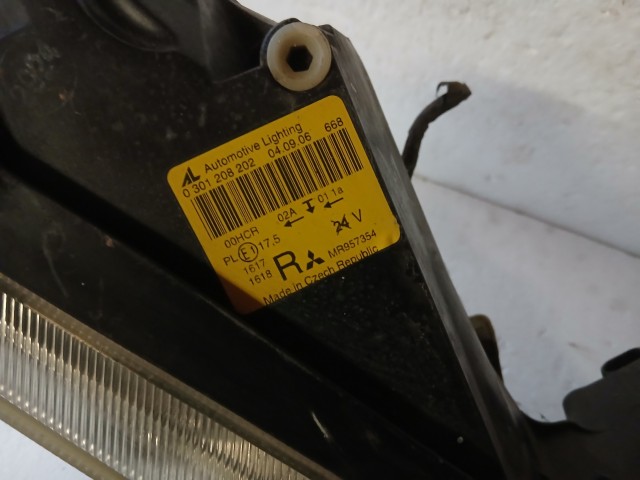 14312 Mitsubishi Colt VI. 2004-2012 Jobb első Lámpa Fényszóró