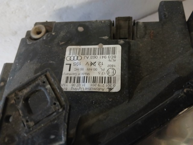 14314 Audi A4 B7  Bal első Lámpa Fényszóró