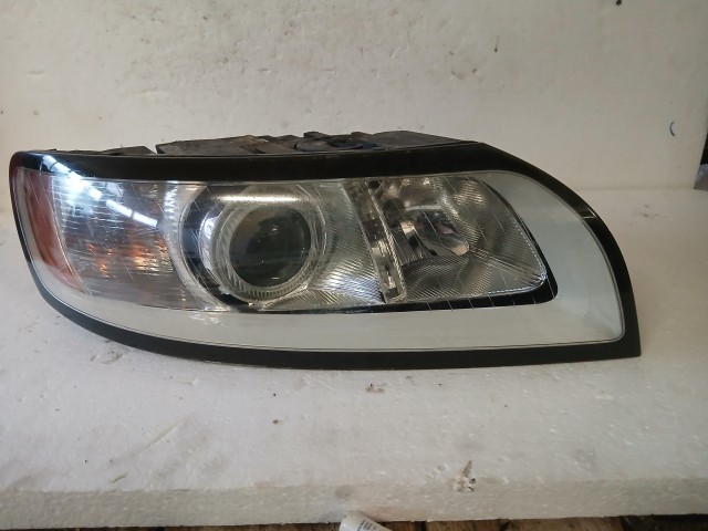 14318 Volvo V50  Jobb első Lámpa  Fényszóró