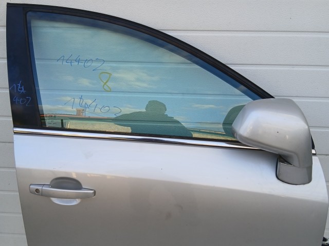 14402 Opel Antara 2006-2015 Jobb első Ajtó Használt Ezüst Z176 a képen látható sérüléssel