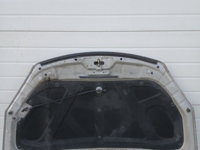 14423 Kia Ceed I. 2007-2012 Motorháztető Használt Ezüst  