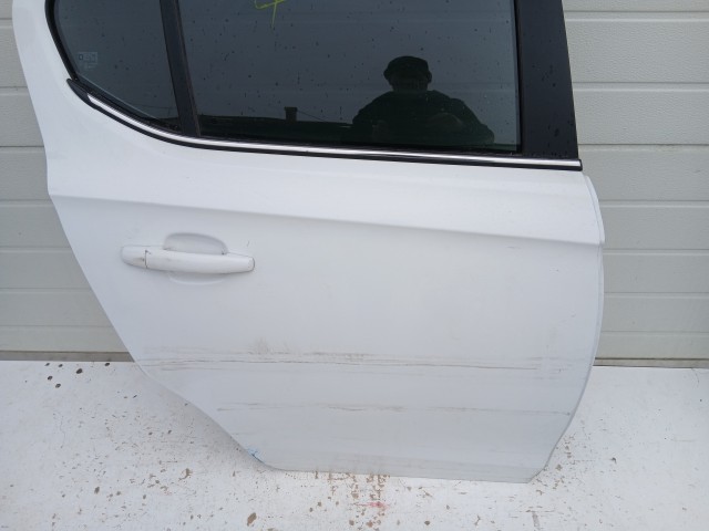 14422 Opel Corsa E 2014-2019 Jobb hátsó Ajtó Fehér karcos