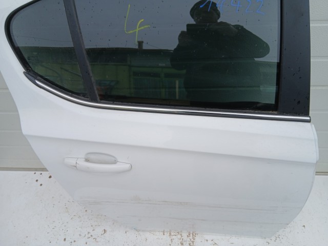 14422 Opel Corsa E 2014-2019 Jobb hátsó Ajtó Fehér karcos