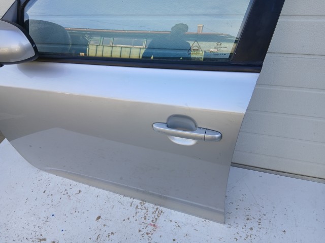 14437 Kia Ceed I. 2007-2012 kombi Bal első Ajtó Ezüst