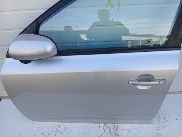 14437 Kia Ceed I. 2007-2012 kombi Bal első Ajtó Ezüst