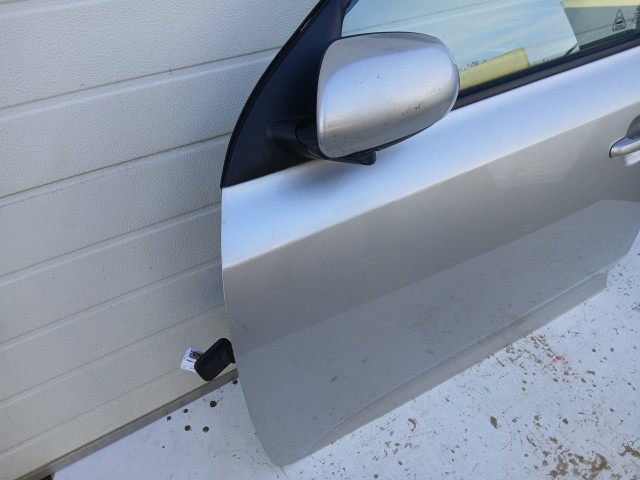 14437 Kia Ceed I. 2007-2012 kombi Bal első Ajtó Ezüst