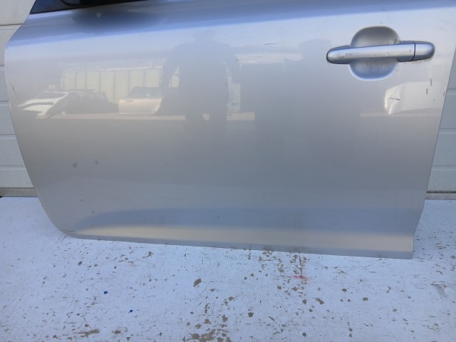 14437 Kia Ceed I. 2007-2012 kombi Bal első Ajtó Ezüst