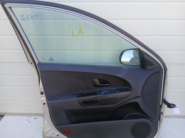 14437 Kia Ceed I. 2007-2012 kombi Bal első Ajtó Ezüst