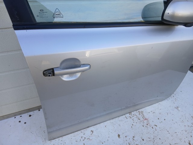 14436 Kia Ceed I. 2007-2012 kombi Jobb első Ajtó Ezüst