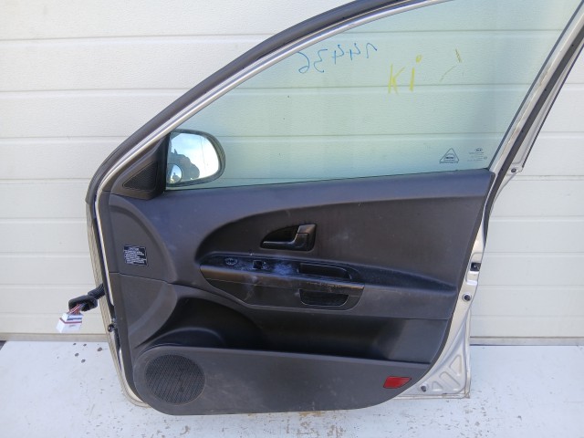 14436 Kia Ceed I. 2007-2012 kombi Jobb első Ajtó Ezüst