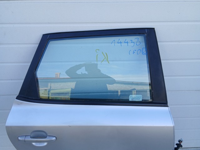 14438 Kia Ceed I. 2007-2012 kombi Jobb hátsó Ajtó Ezüst