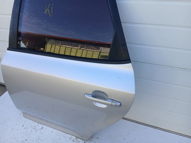 14439 Kia Ceed I. 2007-2012 kombi Bal hátsó Ajtó Ezüst