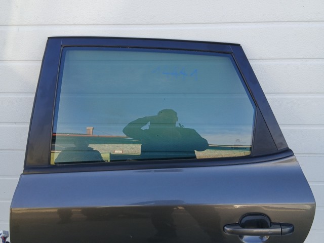 14441 Kia Ceed I. 2007-2012 kombi Bal hátsó Ajtó Használt Grafit