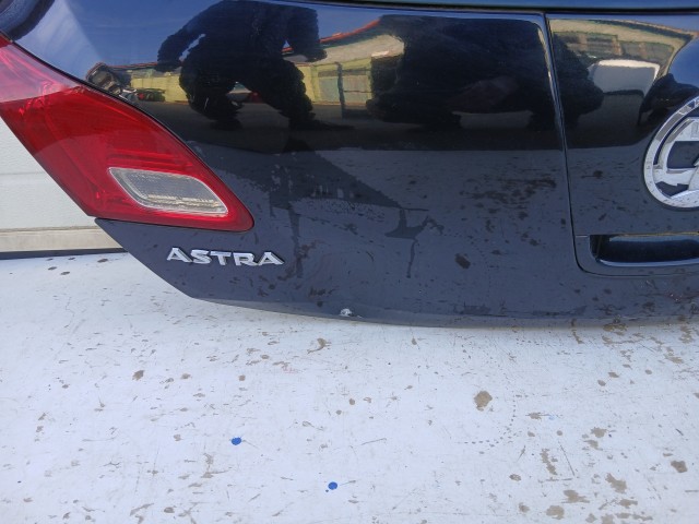 14455 Opel Astra J 5 ajtós Csomagtérajtó Feketr Z22c