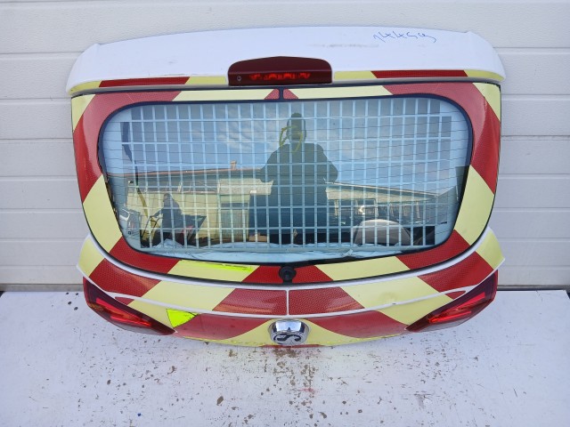 14459 Opel Corsa E 3 ajtós Csomagtérajtó Fehér Y40r